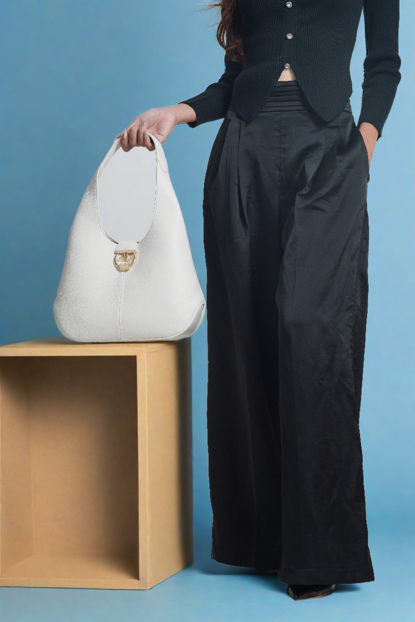 Leather Hobo: Effortless Style, Everyday Ease